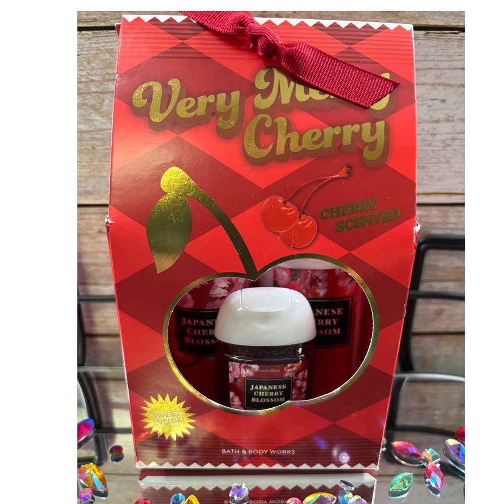 Bath Body Works Very Merry Cherry Japanese Cherry Blossom Gift Set Mist Lotion‎